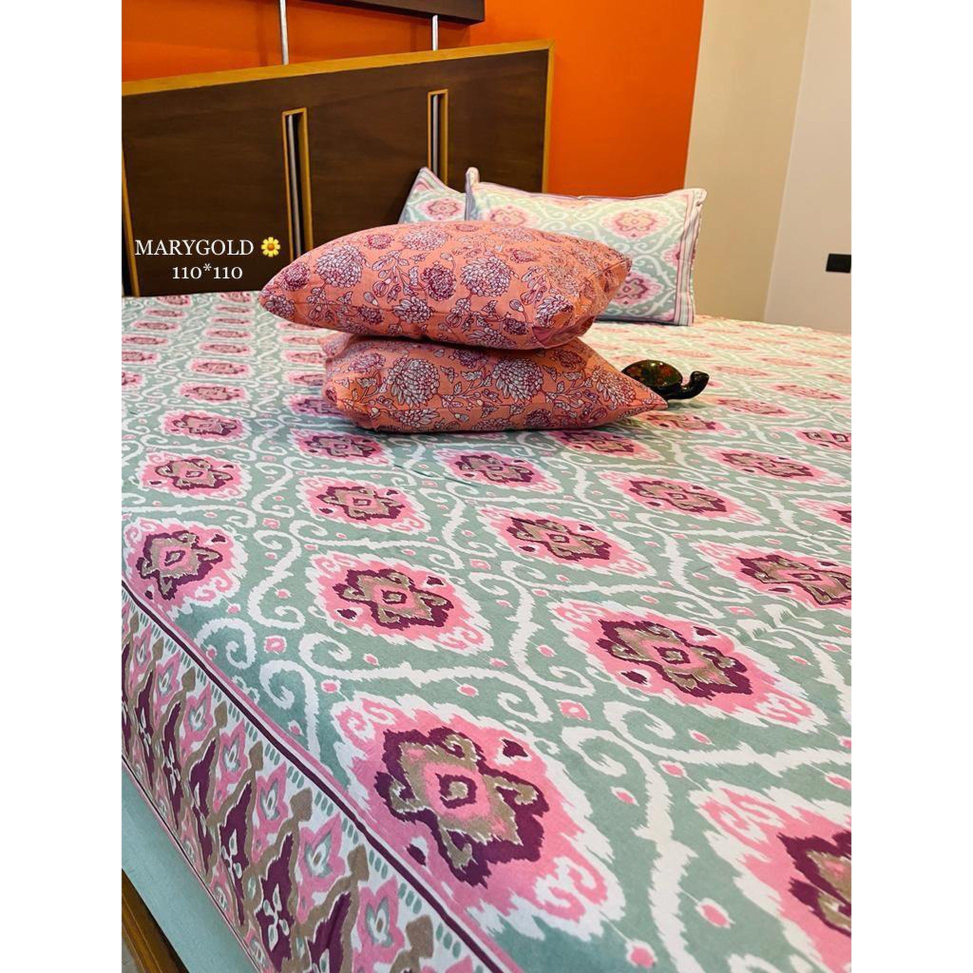 Set of Super King Size Bedsheet-and Cushion Covers-ekat pink - The Teal Thread